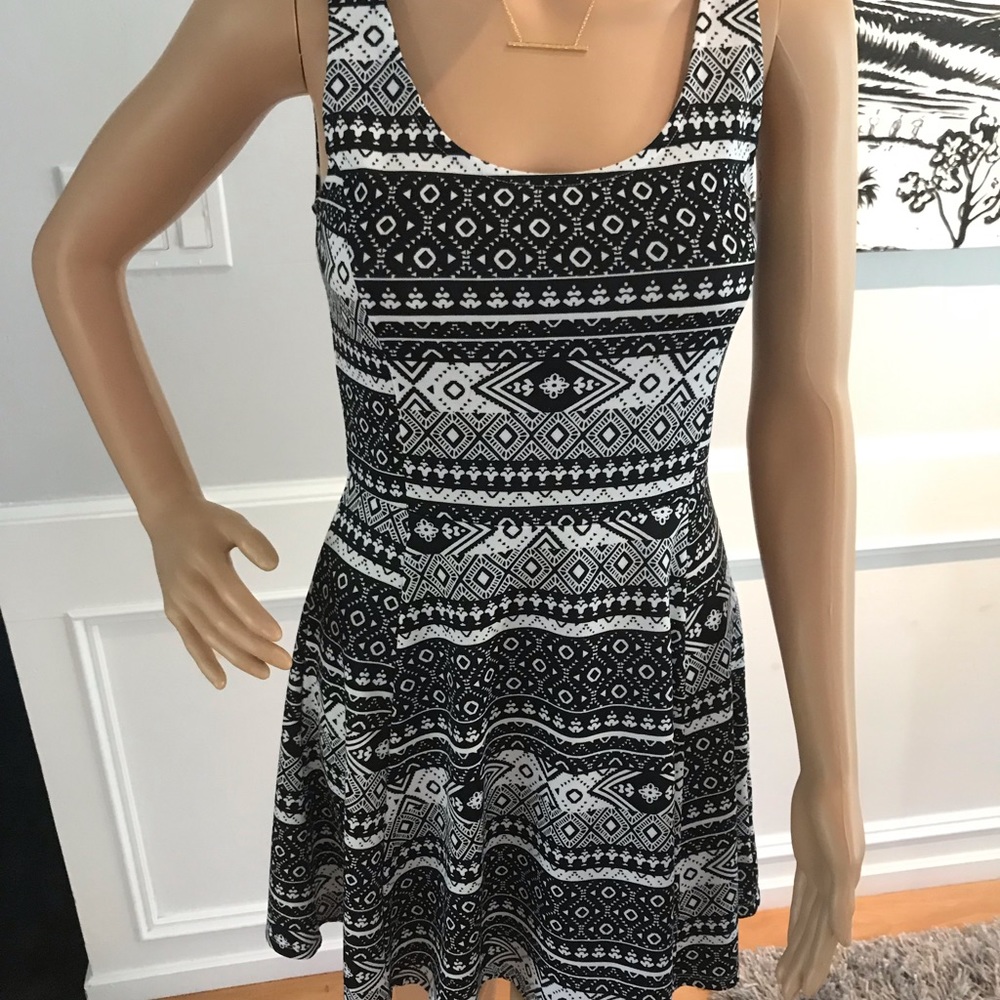 H&M Dress - Picture 2 of 7